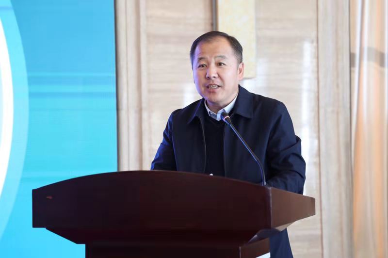 （2）杨宝忠书记代表学校党委发言