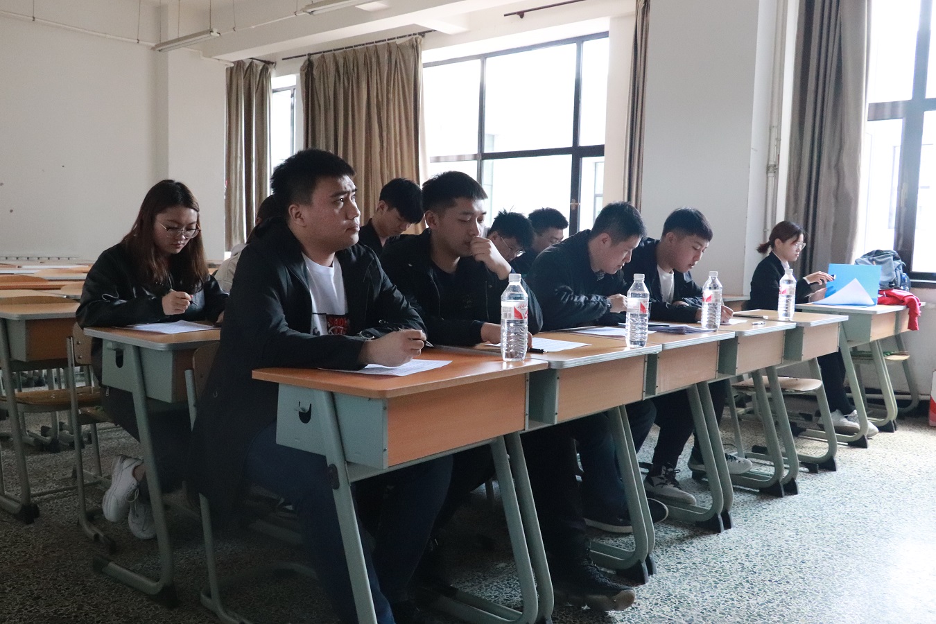 与会评委 与会评委