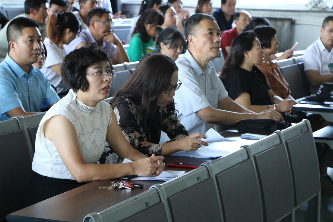 (1)出席本次活动领导老师 (1)出席本次活动领导老师