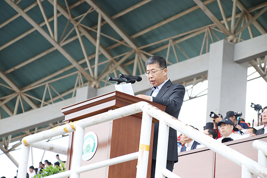 我校副校长关晓辉教授致开幕词